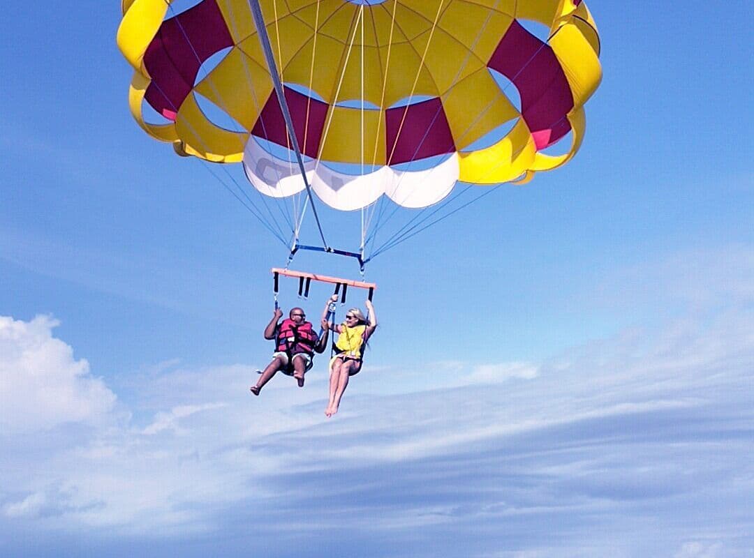 Top 7 Water Sports at Tanjung Benoa Bali – Jet Ski, Parasailing & More!